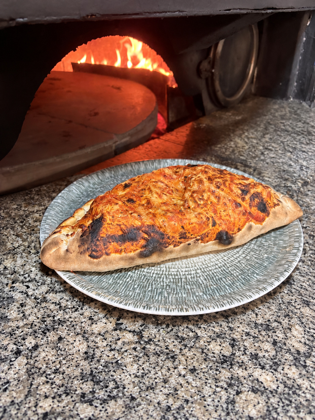 Pizza Chausson au feu de bois, Pizzeria Sole Mio Nancy