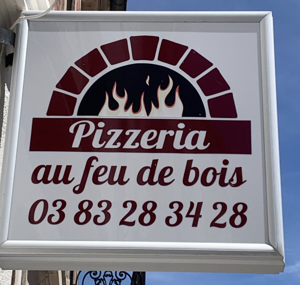 Enseigne de la Pizzeria Sole Mio, pizzeria au feu de bois à Nancy