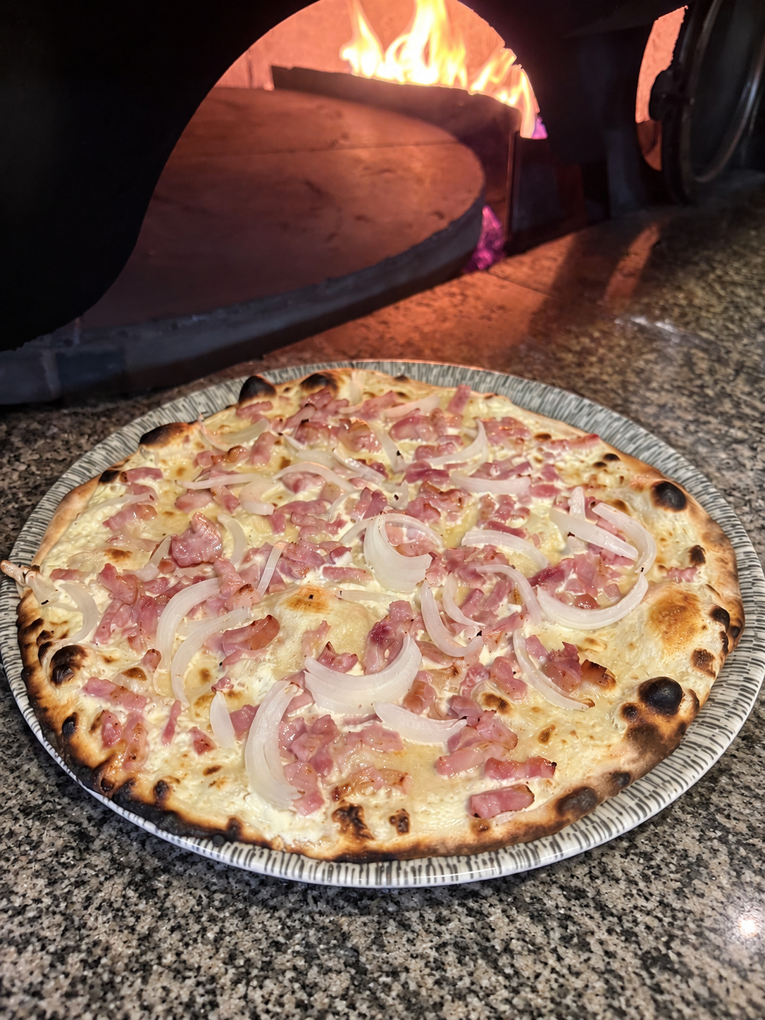 Pizza Flamme au feu de bois, Pizzeria Sole Mio Nancy