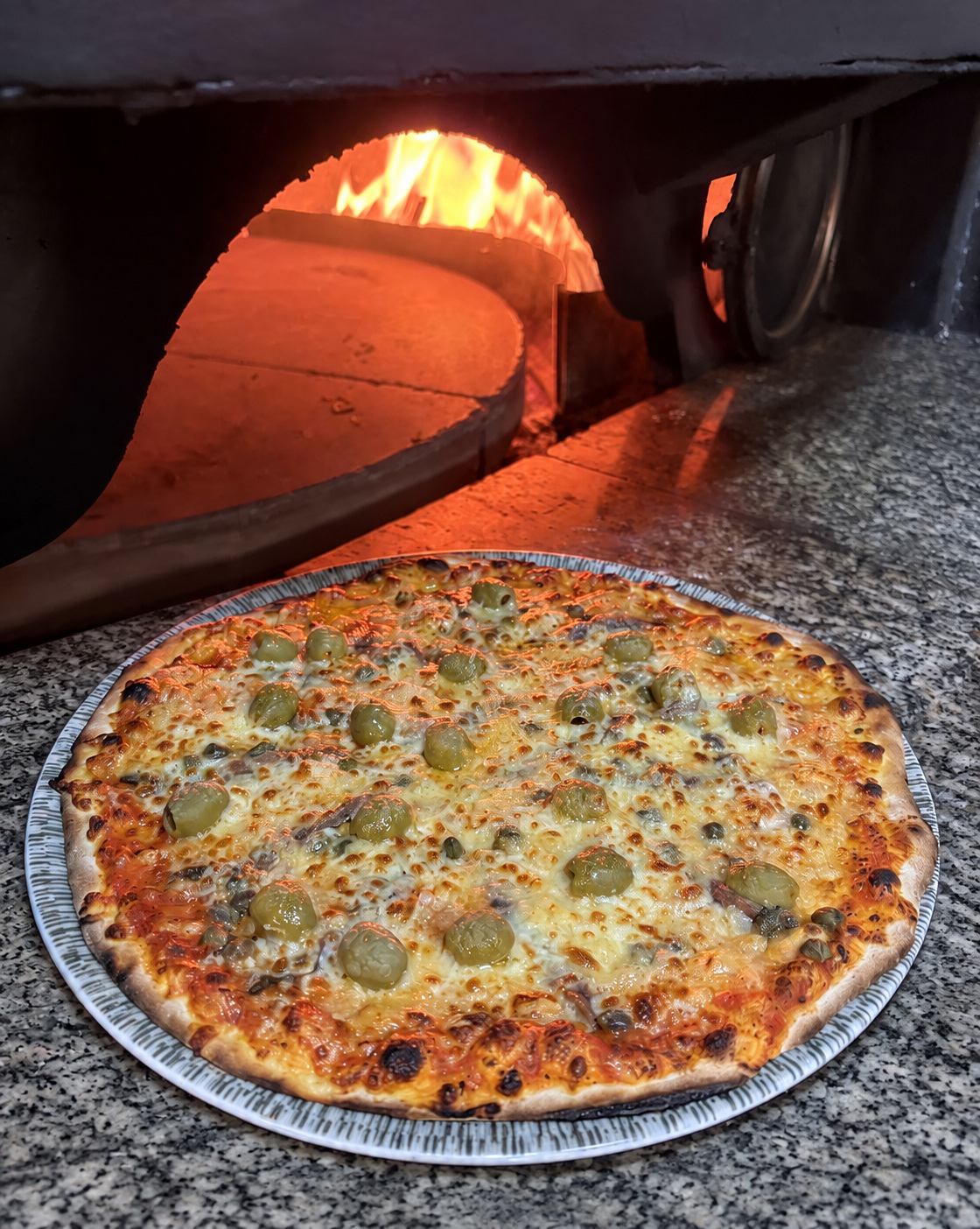 Pizza Sicilienne au feu de bois, Pizzeria Sole Mio Nancy